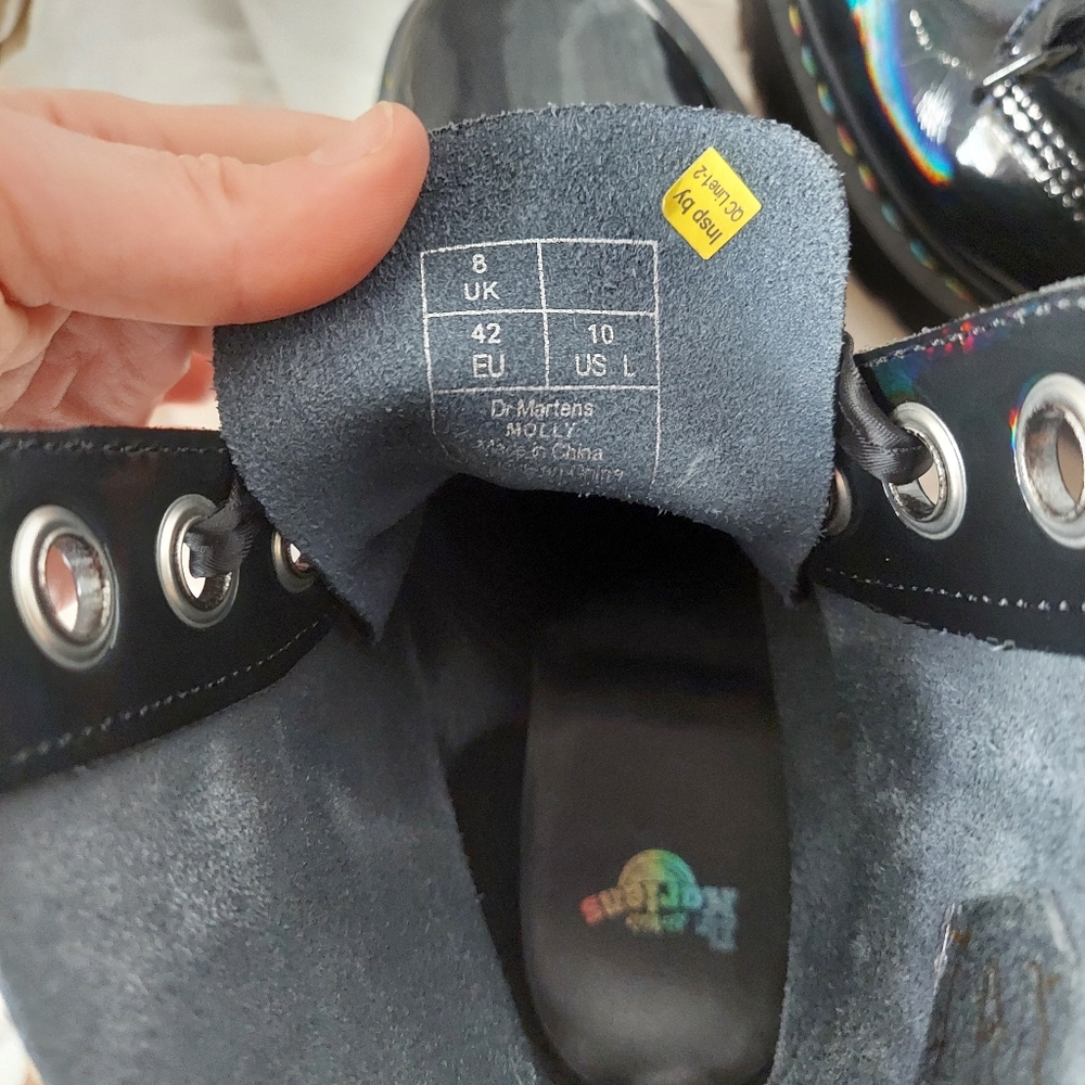 Dr. Martens Molly Rainbow Patent - Picture 6 of 6